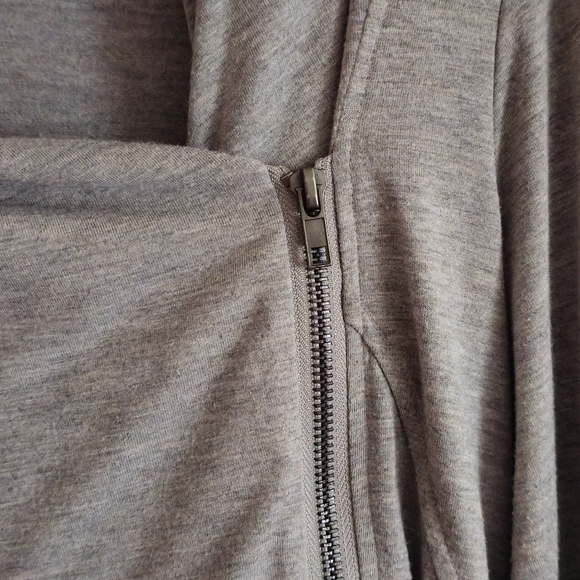 Forever 21 Grey Jersey Knit Asymmetrical Cardigan Jacket Size Large - Picture 2 of 6